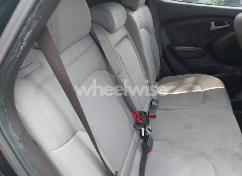 Photo 8 of 2011 Hyundai Tucson GL (VIN KM8JT3AB7BU121659)