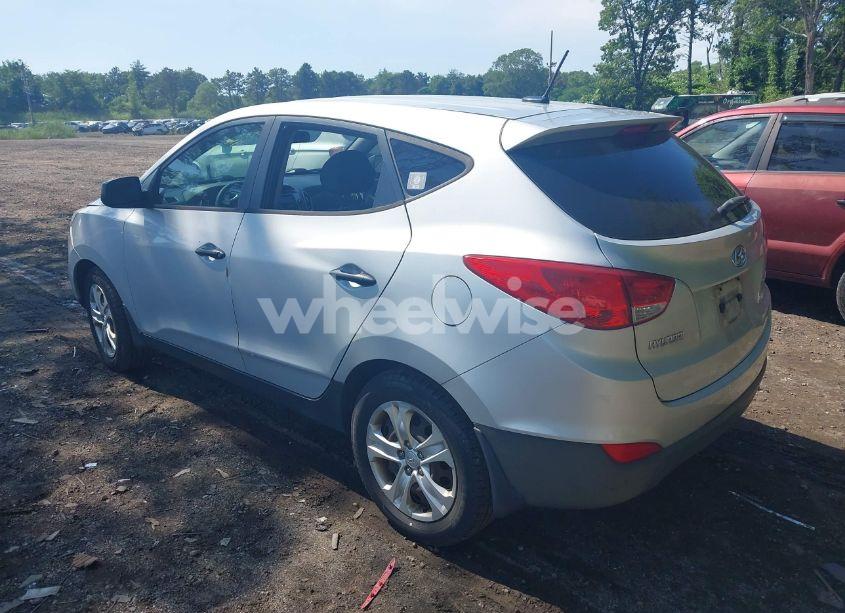 Photo 3 of 2013 Hyundai Tucson GL (VIN KM8JT3AB7DU563750)