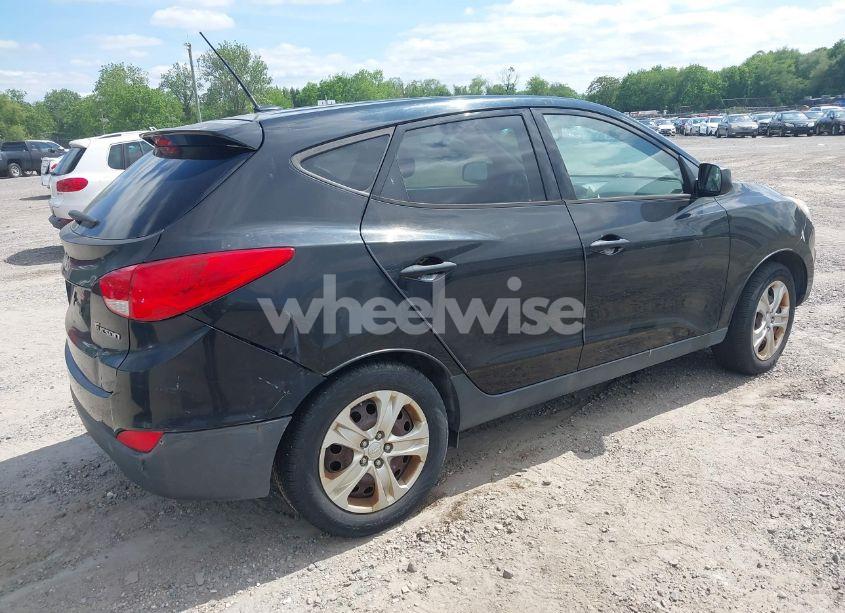 Photo 4 of 2012 Hyundai Tucson GL (VIN KM8JT3AB9CU447755)