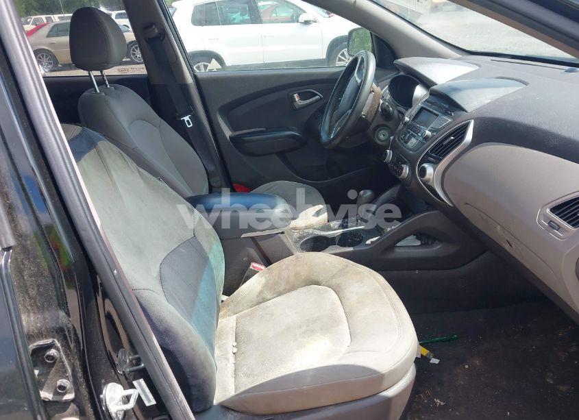 Photo 5 of 2012 Hyundai Tucson GL (VIN KM8JT3AB9CU447755)