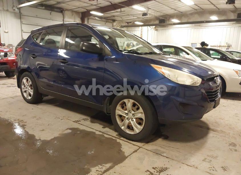 2010 Hyundai Tucson GLS (VIN KM8JT3AC1AU112379) main photo