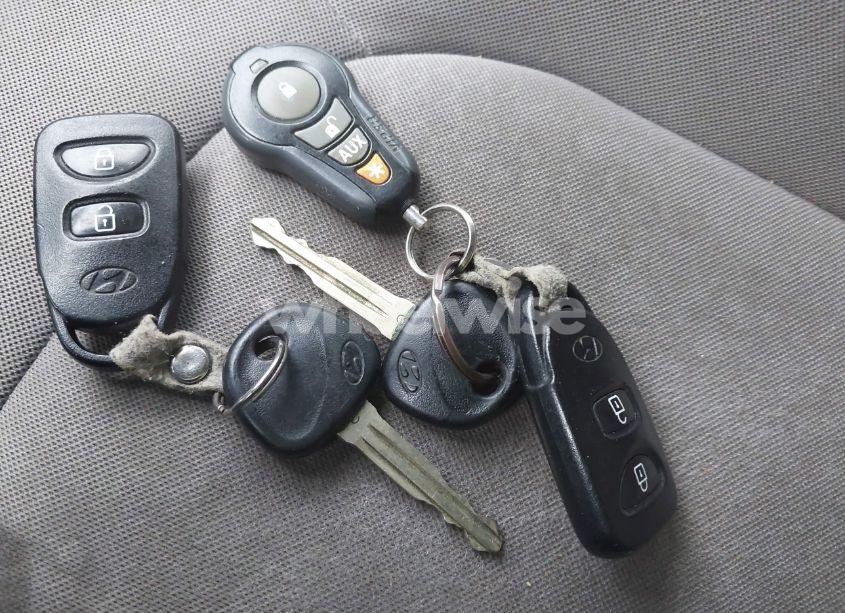 Photo 11 of 2010 Hyundai Tucson GLS (VIN KM8JT3AC3AU079630)