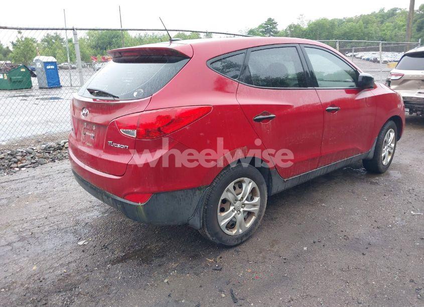 Photo 4 of 2010 Hyundai Tucson GLS (VIN KM8JT3AC3AU079630)