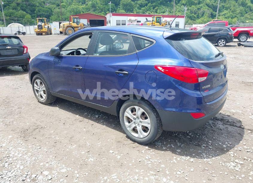 Photo 3 of 2010 Hyundai Tucson GLS (VIN KM8JT3ACXAU099759)