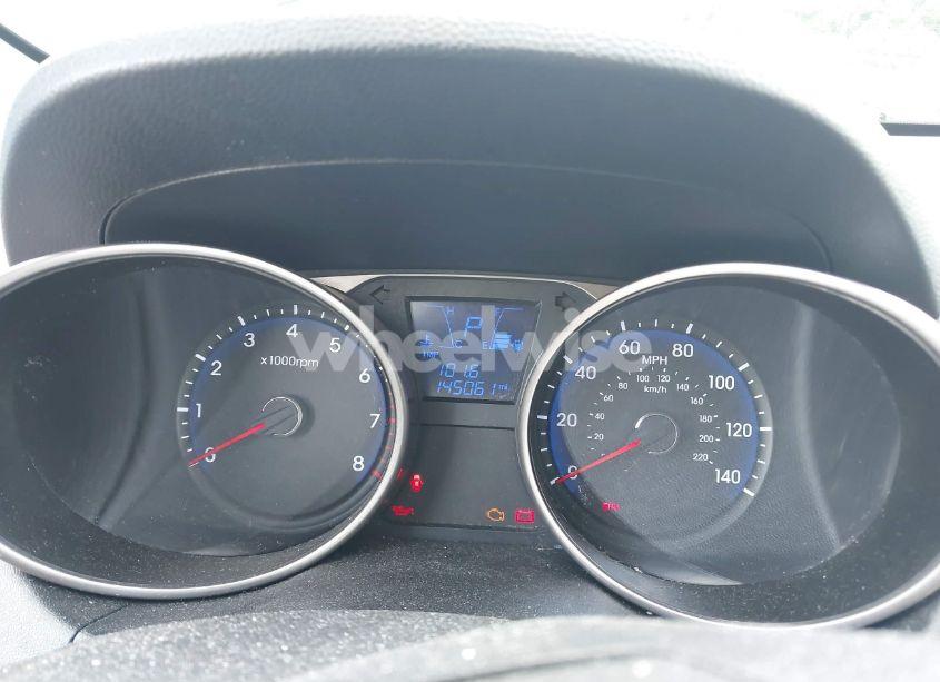 Photo 7 of 2010 Hyundai Tucson GLS (VIN KM8JT3ACXAU099759)