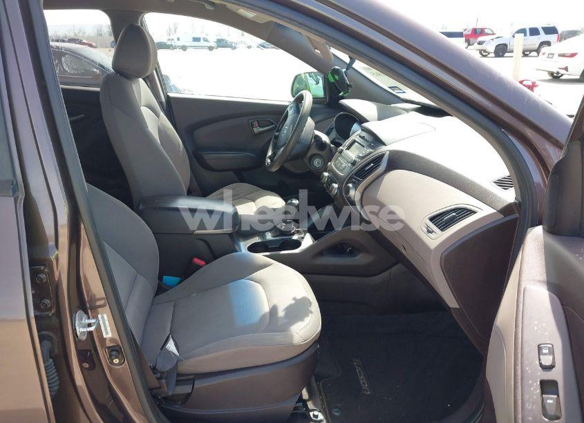 Photo 5 of 2014 Hyundai Tucson GLS (VIN KM8JT3AF3EU902590)