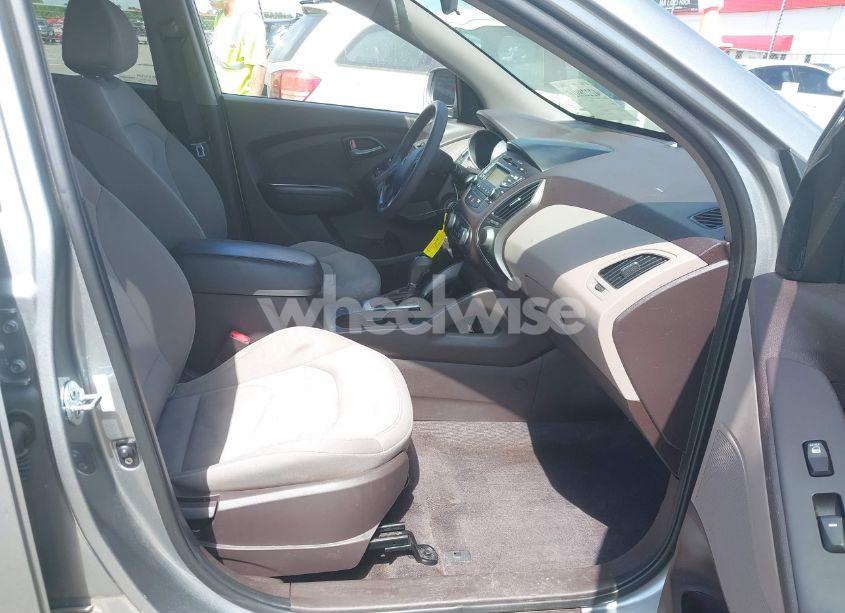 Photo 5 of 2015 Hyundai Tucson GLS (VIN KM8JT3AF3FU083680)