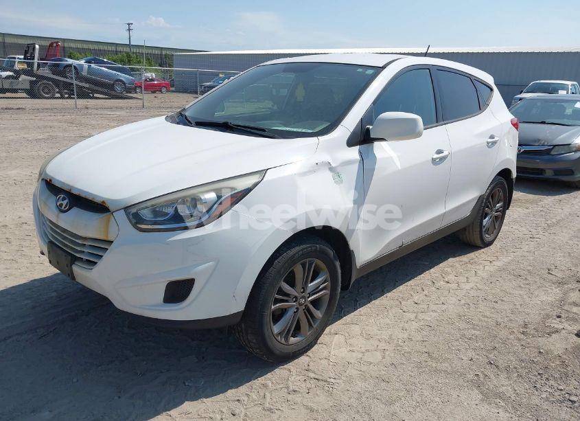Photo 2 of 2015 Hyundai Tucson GLS (VIN KM8JT3AF4FU060991)
