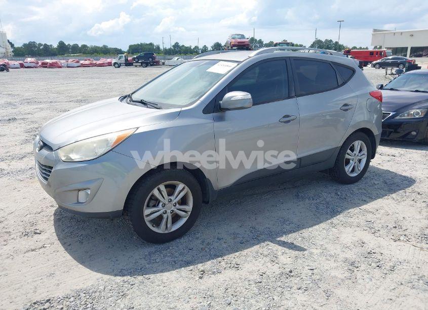 Photo 2 of 2013 Hyundai Tucson GLS (VIN KM8JU3AC0DU669849)