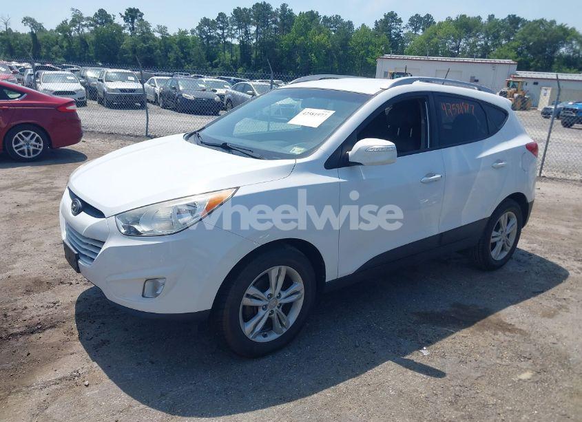 Photo 2 of 2013 Hyundai Tucson GLS (VIN KM8JU3AC0DU760958)