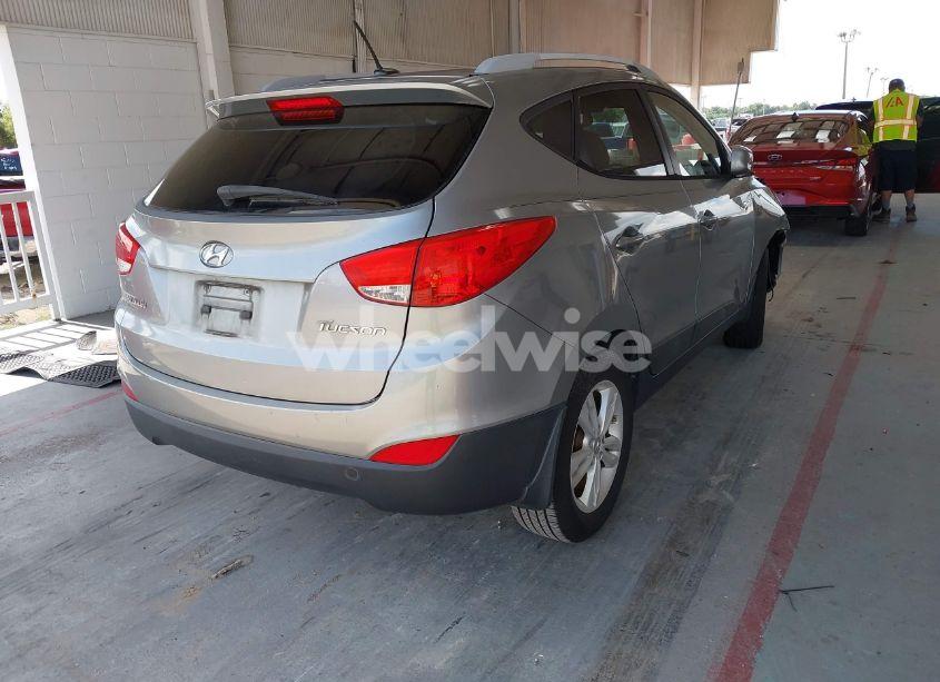 Photo 4 of 2011 Hyundai Tucson GLS (VIN KM8JU3AC1BU300673)