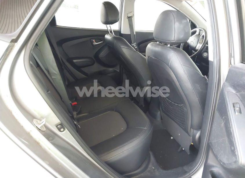 Photo 8 of 2011 Hyundai Tucson GLS (VIN KM8JU3AC1BU300673)