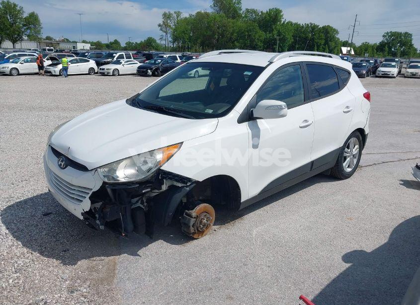 Photo 2 of 2013 Hyundai Tucson GLS (VIN KM8JU3AC1DU752870)