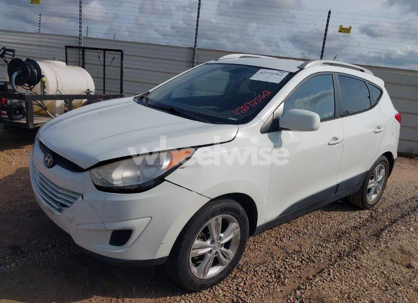 Photo 2 of 2011 Hyundai Tucson GLS (VIN KM8JU3AC2BU258059)
