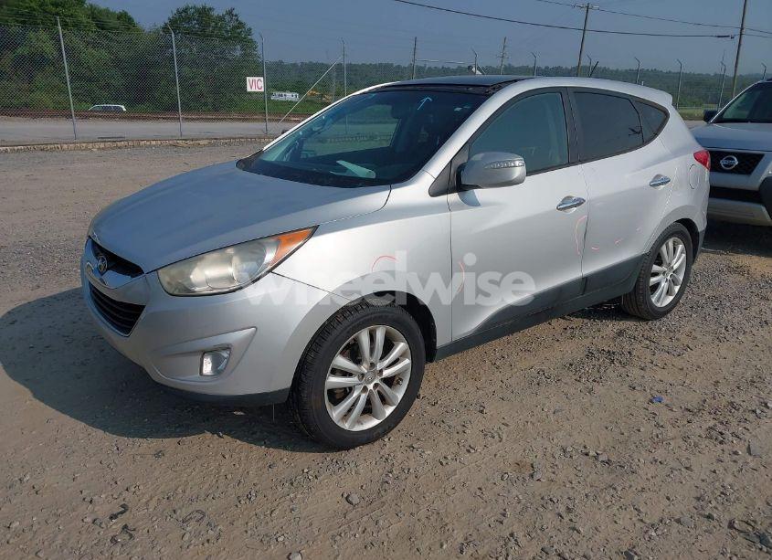 Photo 2 of 2013 Hyundai Tucson LIMITED (VIN KM8JU3AC2DU599190)