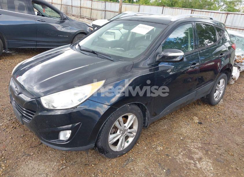 Photo 2 of 2013 Hyundai Tucson GLS (VIN KM8JU3AC2DU654804)