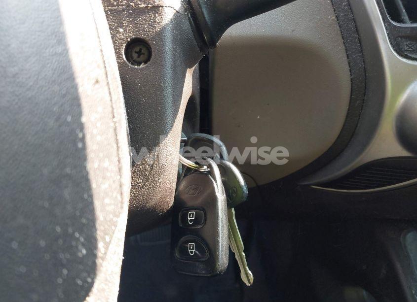 Photo 11 of 2010 Hyundai Tucson LIMITED (VIN KM8JU3AC3AU079611)