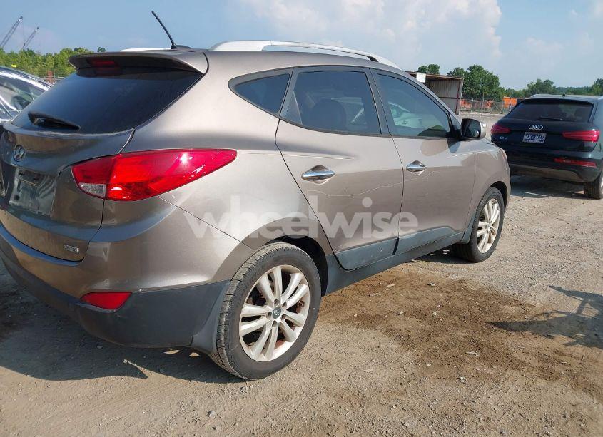 Photo 4 of 2010 Hyundai Tucson LIMITED (VIN KM8JU3AC3AU079611)