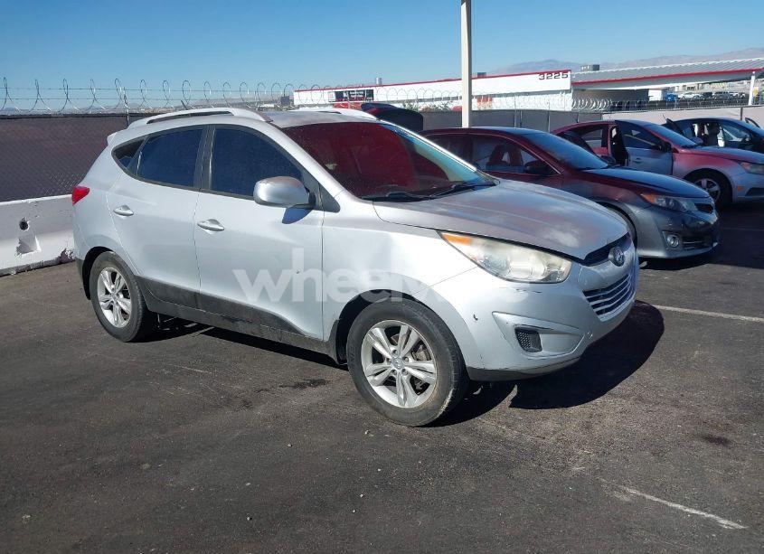 2011 Hyundai Tucson GLS (VIN KM8JU3AC4BU239724) main photo