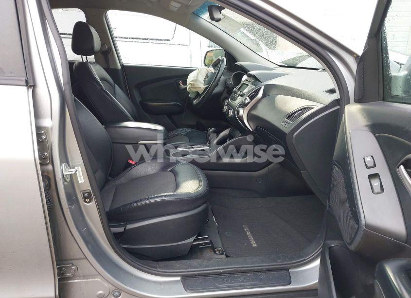 Photo 5 of 2013 Hyundai Tucson GLS (VIN KM8JU3AC4DU732855)