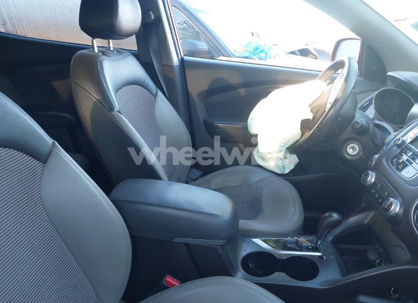 Photo 5 of 2012 Hyundai Tucson GLS (VIN KM8JU3AC5CU387110)