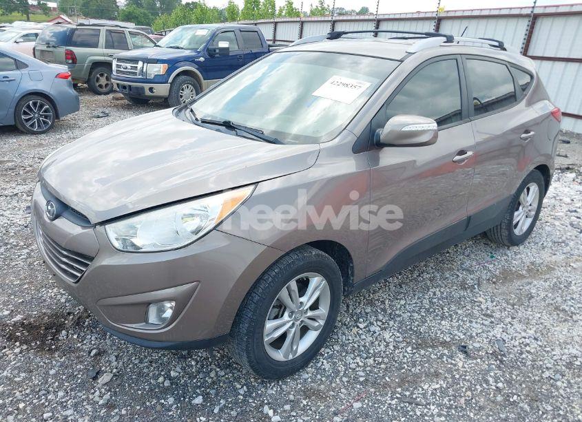 Photo 2 of 2013 Hyundai Tucson GLS (VIN KM8JU3AC5DU725395)