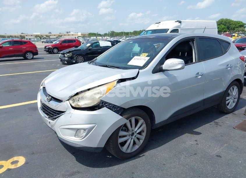 Photo 2 of 2013 Hyundai Tucson LIMITED (VIN KM8JU3AC6DU598186)