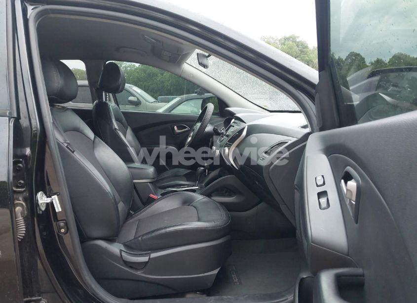 Photo 5 of 2012 Hyundai Tucson GLS (VIN KM8JU3AC7CU400875)