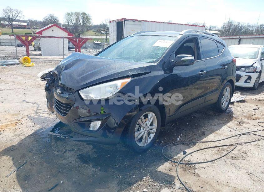 Photo 2 of 2013 Hyundai Tucson GLS (VIN KM8JU3AC7DU588153)