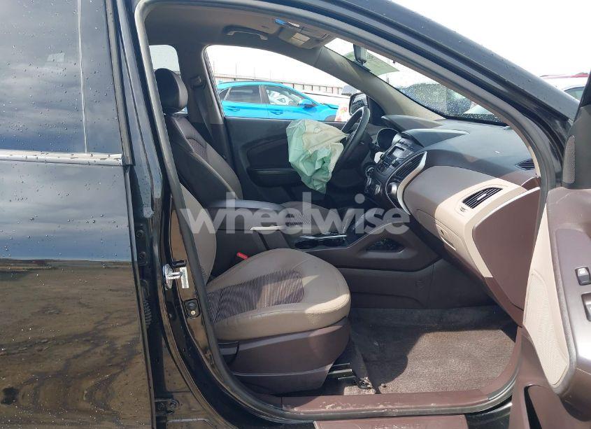 Photo 5 of 2013 Hyundai Tucson GLS (VIN KM8JU3AC7DU588153)