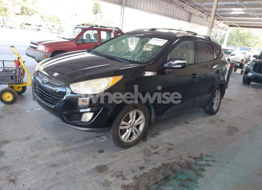 Photo 2 of 2013 Hyundai Tucson GLS (VIN KM8JU3AC7DU593417)