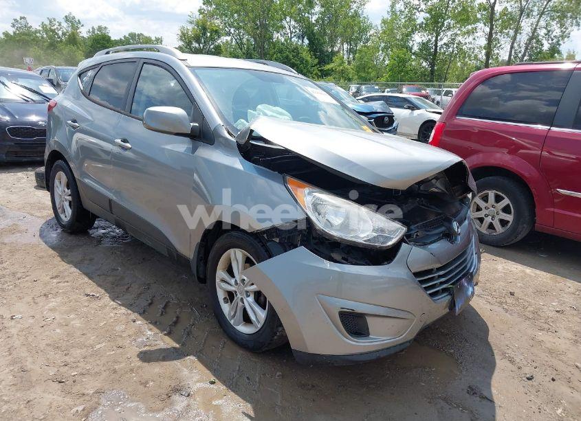 2011 Hyundai Tucson GLS (VIN KM8JU3AC8BU296105) main photo