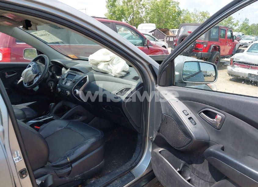 Photo 5 of 2011 Hyundai Tucson GLS (VIN KM8JU3AC8BU296105)