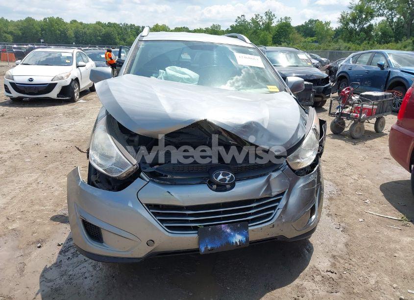 Photo 6 of 2011 Hyundai Tucson GLS (VIN KM8JU3AC8BU296105)