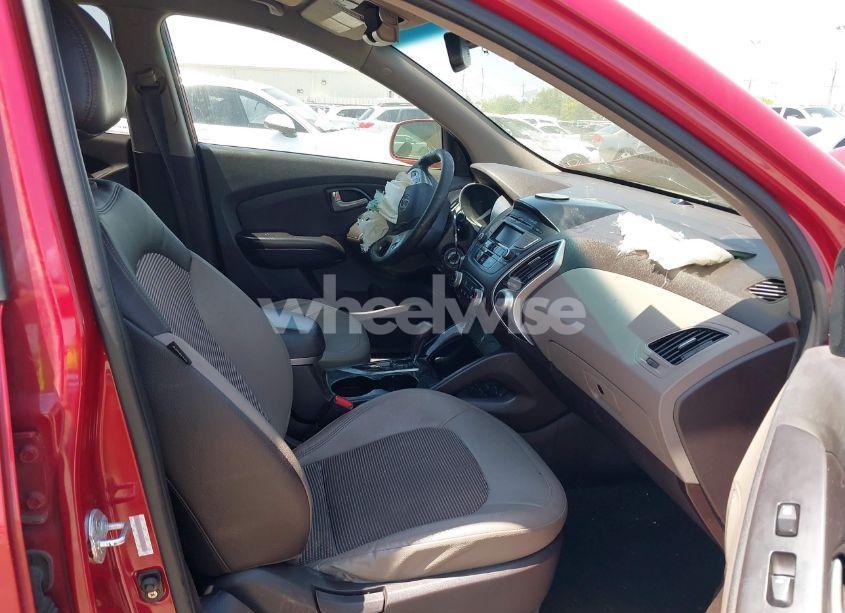 Photo 5 of 2012 Hyundai Tucson GLS (VIN KM8JU3AC8CU521219)