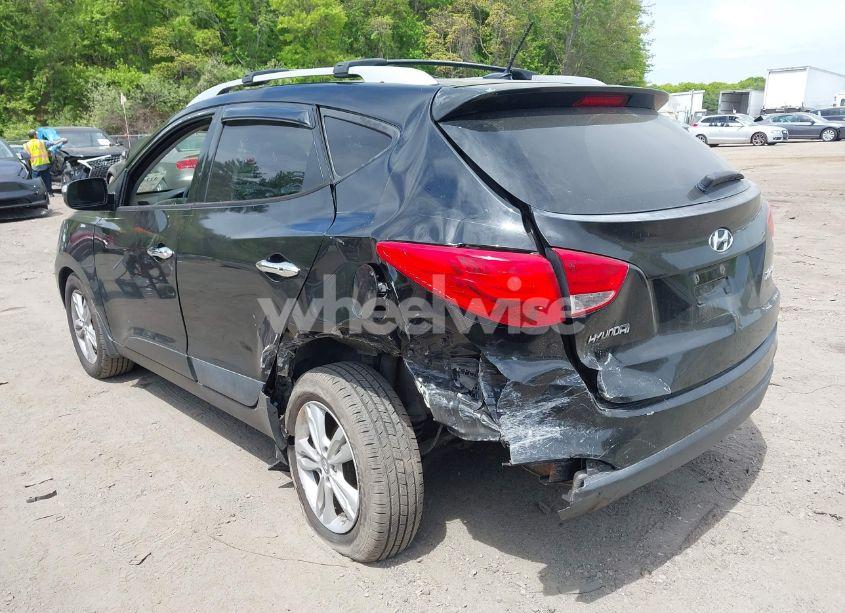 Photo 3 of 2013 Hyundai Tucson GLS (VIN KM8JU3AC8DU722605)