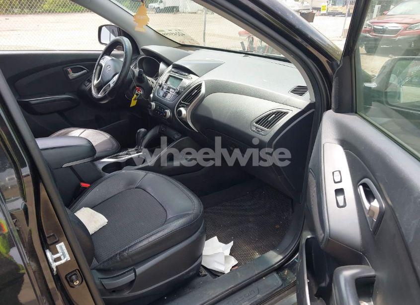 Photo 5 of 2013 Hyundai Tucson GLS (VIN KM8JU3AC8DU722605)