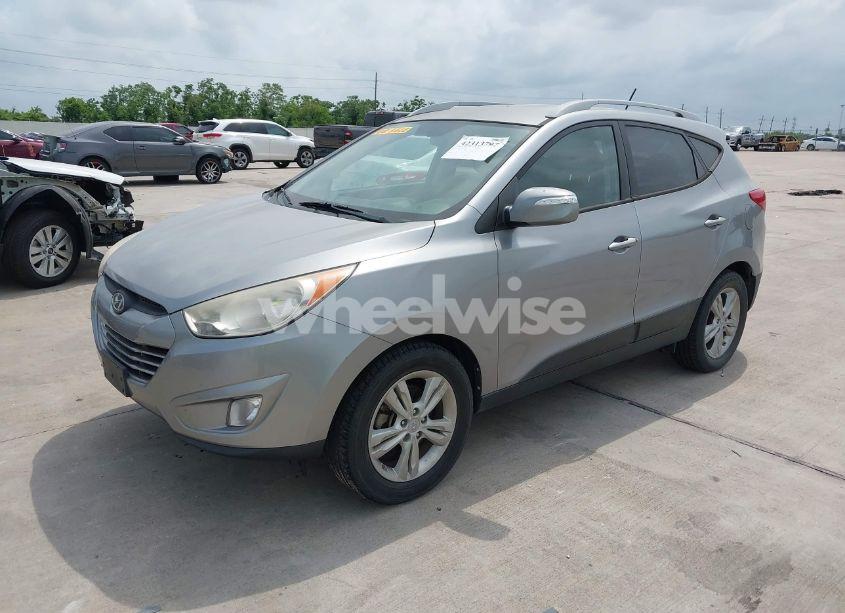 Photo 2 of 2013 Hyundai Tucson GLS (VIN KM8JU3AC9DU550083)