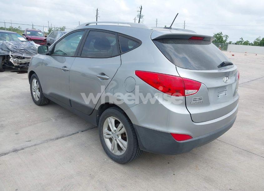 Photo 3 of 2013 Hyundai Tucson GLS (VIN KM8JU3AC9DU550083)