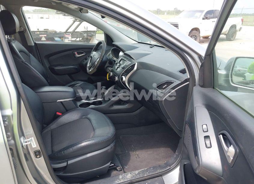 Photo 5 of 2013 Hyundai Tucson GLS (VIN KM8JU3AC9DU550083)