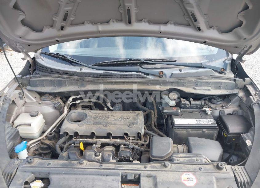 Photo 10 of 2010 Hyundai Tucson GLS (VIN KM8JU3ACXAU032222)