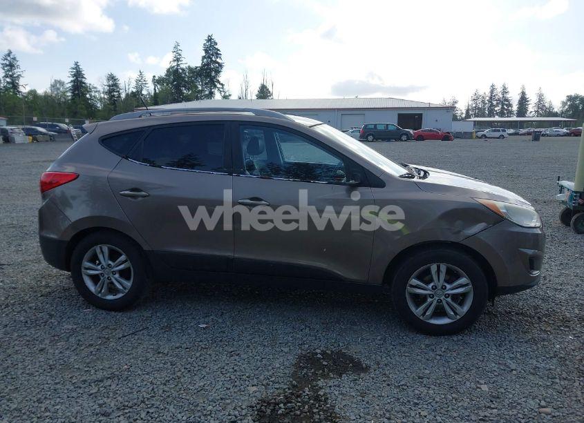 Photo 13 of 2010 Hyundai Tucson GLS (VIN KM8JU3ACXAU032222)
