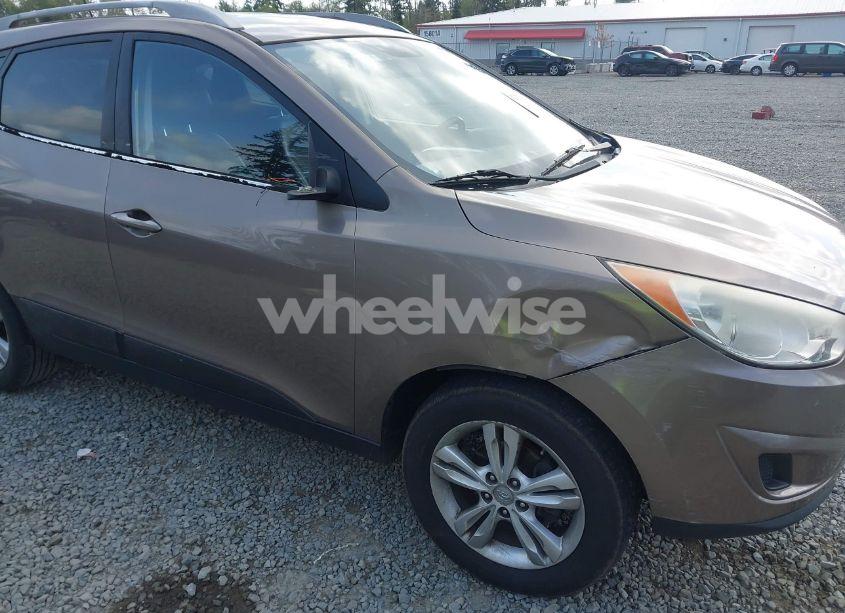 Photo 6 of 2010 Hyundai Tucson GLS (VIN KM8JU3ACXAU032222)