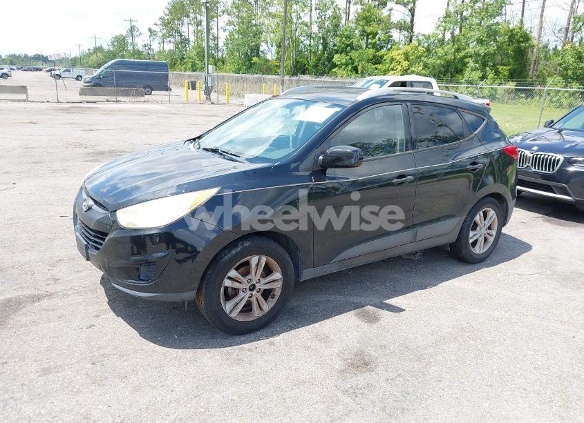Photo 2 of 2011 Hyundai Tucson GLS (VIN KM8JU3ACXBU193543)