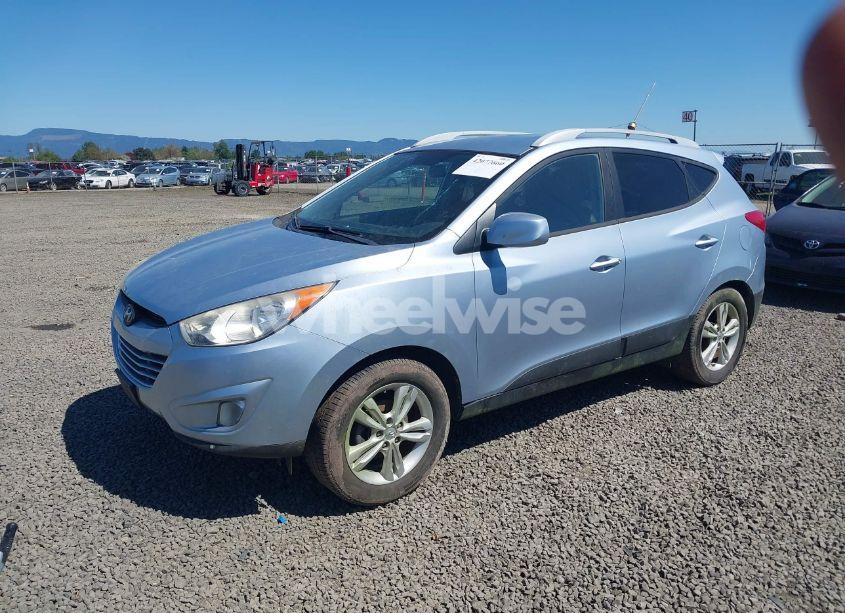 Photo 2 of 2011 Hyundai Tucson GLS (VIN KM8JU3ACXBU213113)