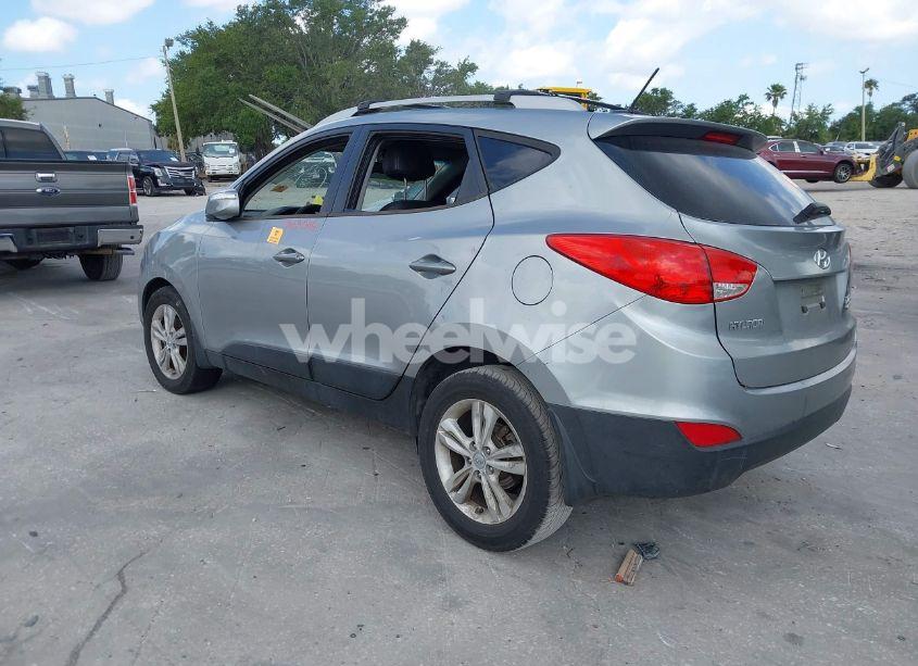 Photo 3 of 2012 Hyundai Tucson GLS (VIN KM8JU3ACXCU345595)