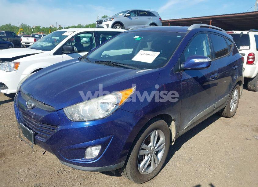 Photo 2 of 2013 Hyundai Tucson GLS (VIN KM8JU3ACXDU671964)