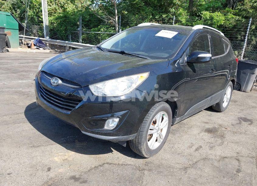 Photo 2 of 2013 Hyundai Tucson GLS (VIN KM8JU3ACXDU687226)