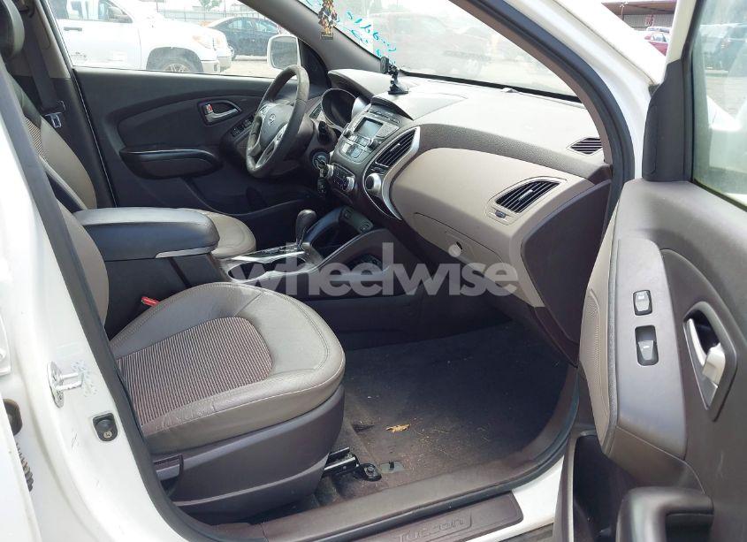 Photo 5 of 2013 Hyundai Tucson GLS (VIN KM8JU3ACXDU710035)