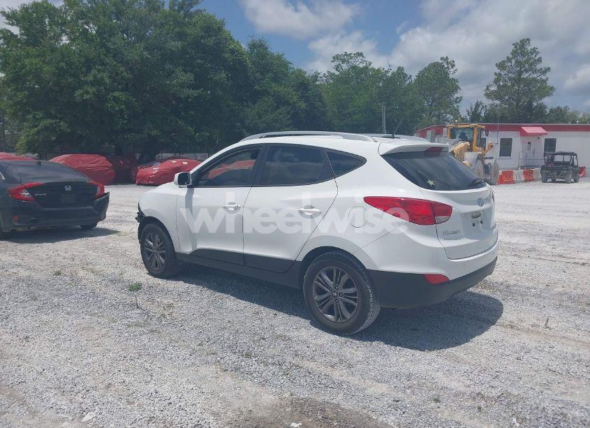 Photo 3 of 2015 Hyundai Tucson SE (VIN KM8JU3AG0FU970370)
